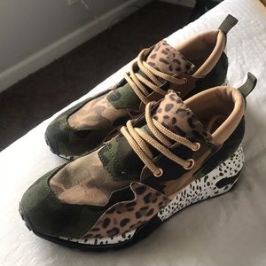 Brand new Steve Madden camo sneakers